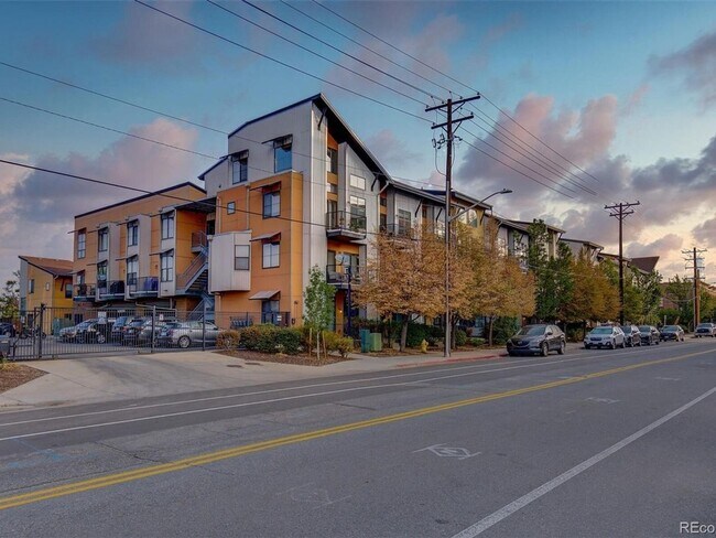 Building Photo - 2 Bedroom Condo in Denver