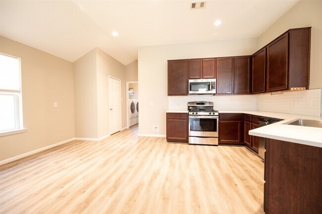 Foto del edificio - 9976 Western Ridge Way