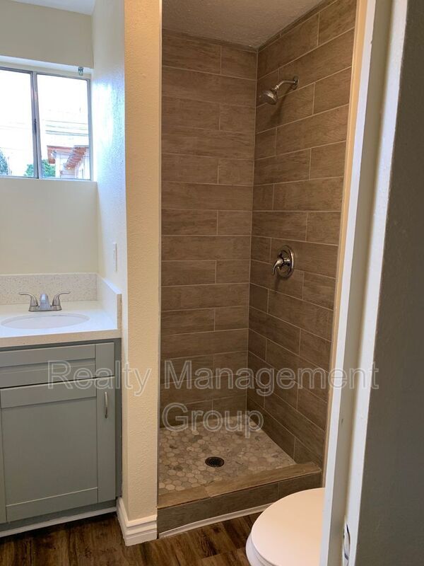 Building Photo - 2904 Market St