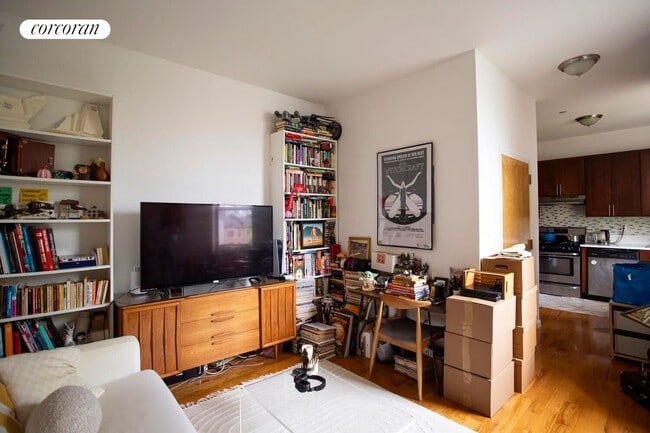 Building Photo - 194 Vernon Ave