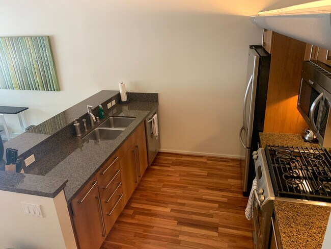 Foto del edificio - ICON Loft Available April 1st!