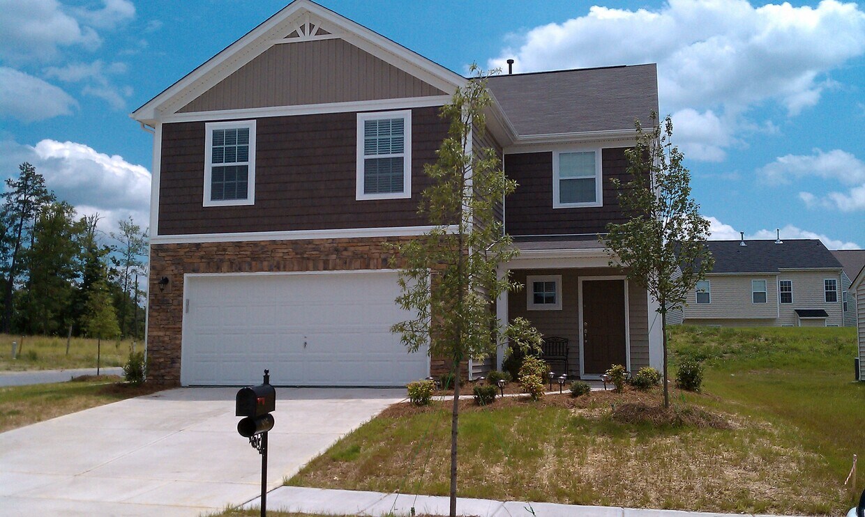 805 Old Forester Ln, Charlotte, NC 28214 House Rental in Charlotte