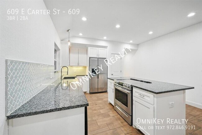 Building Photo - 609 E Carter St