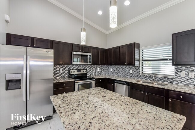 Foto del edificio - 2221 SW 22nd Terrace