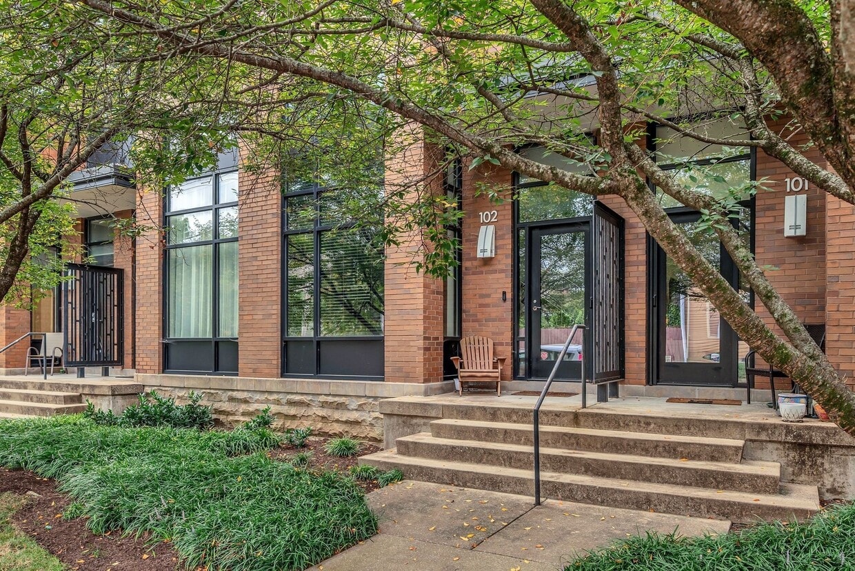 Photo - 1100 Russell St (Nashville, TN)