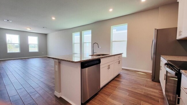 Building Photo - 348 S Zuni Rd