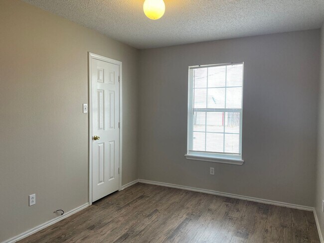 Foto del edificio - 3 bed 2 bath 5 min. from Texas Tech University