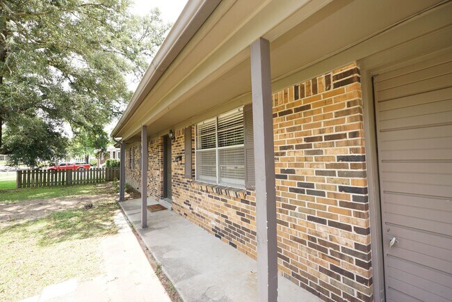 Foto del edificio - 260 Glenview Ave