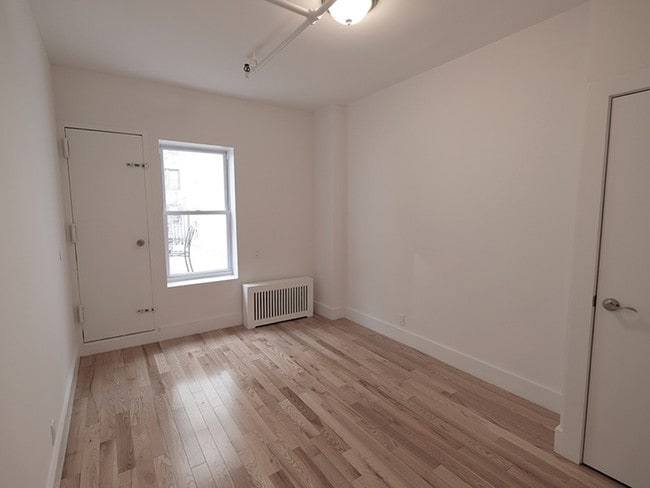 Foto del edificio - Upper West Townhouse 9 Apartments