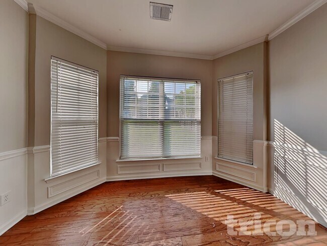 Foto del edificio - 1711 Crabapple Tree Ln