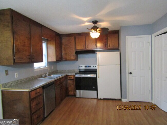 Foto del edificio - 1121 Windgate Cir NW