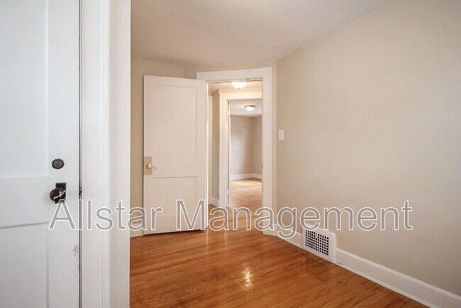 Foto del edificio - 14210 Athens Ave