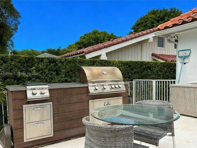 Foto del edificio - 4934 NW 94th Doral Pl