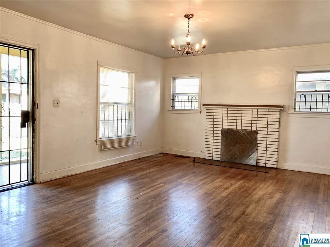 Primary Photo - 3015 Avenue D