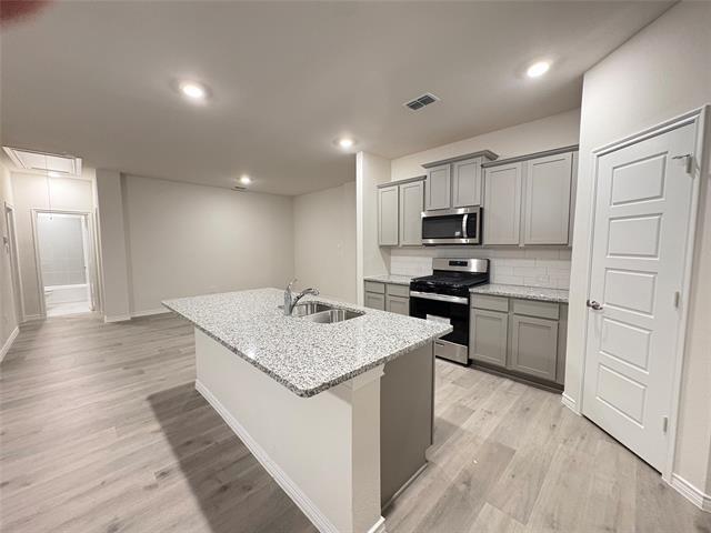 Building Photo - 10120 High Grade Dr