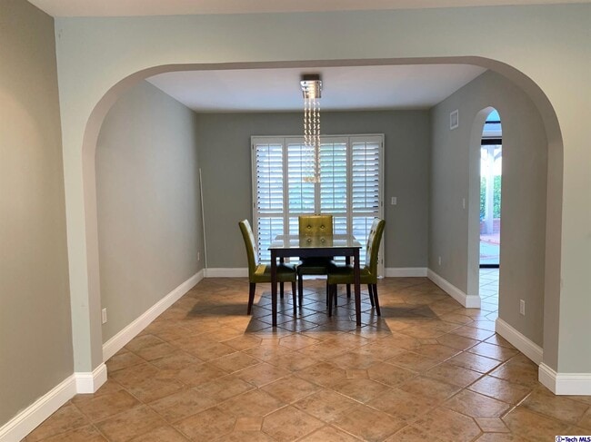 Building Photo - 12145 Stone Gate Way