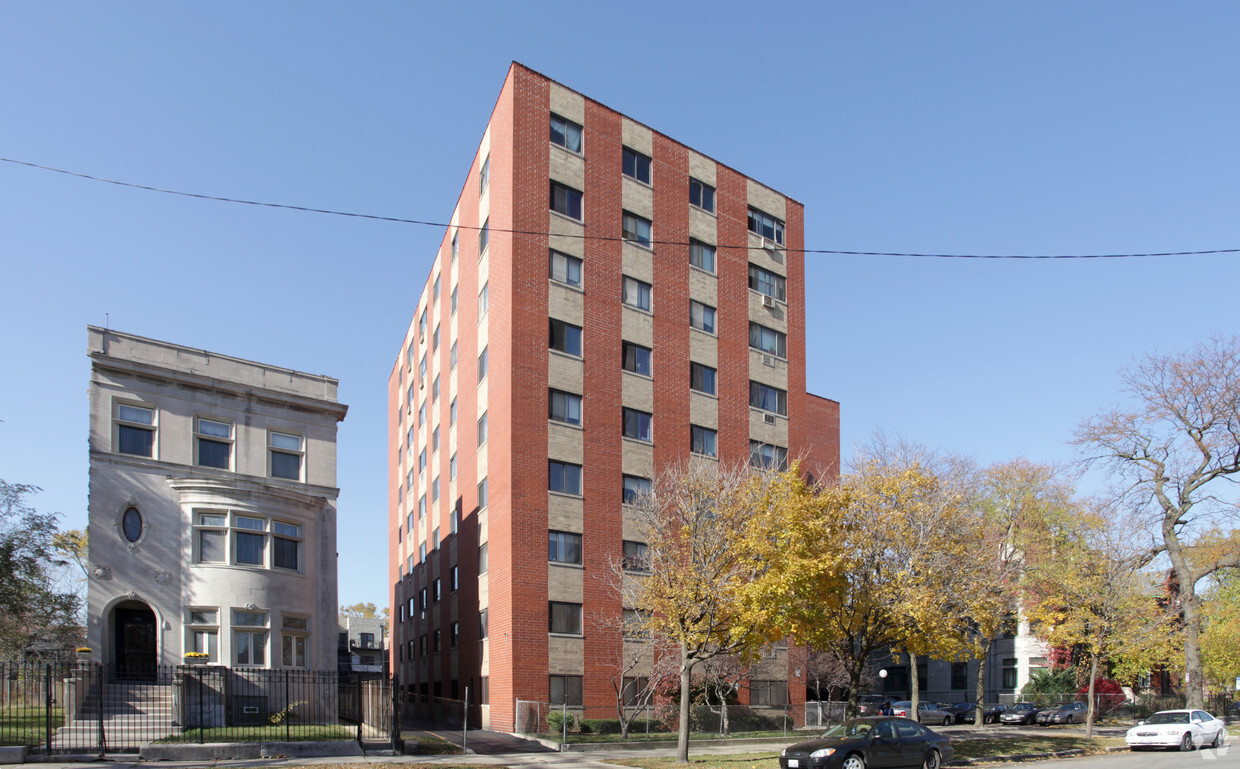 Primary Photo - Michigan Towers