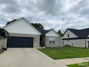 Building Photo - 3557 Sand Dr