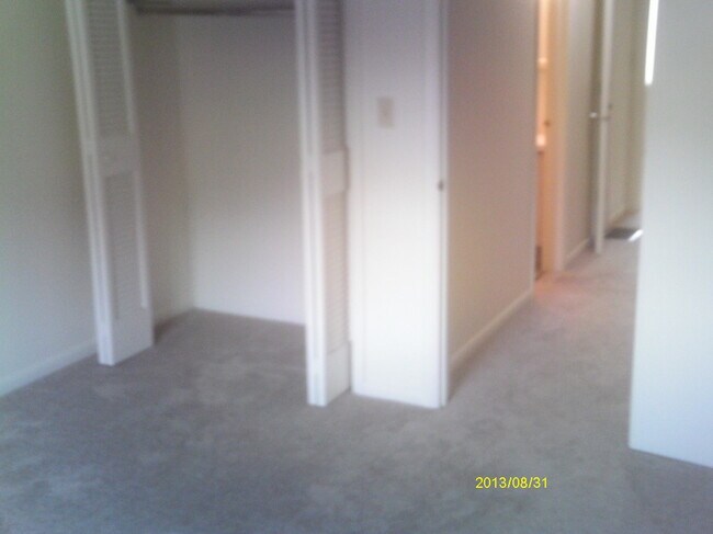 Foto del edificio - 122 Hurst Dr