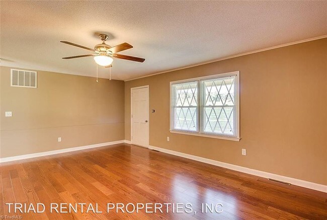 Foto del edificio - 3 br, 1.5 bath House - 1111 NC HWY 42 SOUTH