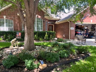 Building Photo - 3801 Rochester Dr