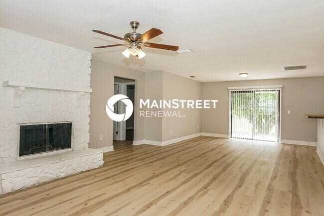Foto del edificio - 3 Bedroom Pet-Friendly Home in COCOA, FL with Main Street Renewal