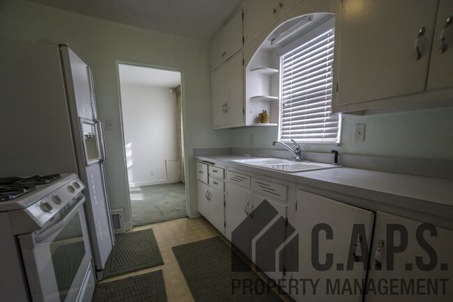 Building Photo - Move in Ready