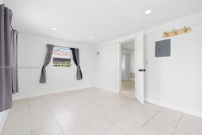 Foto del edificio - 308 NW 2nd Ave