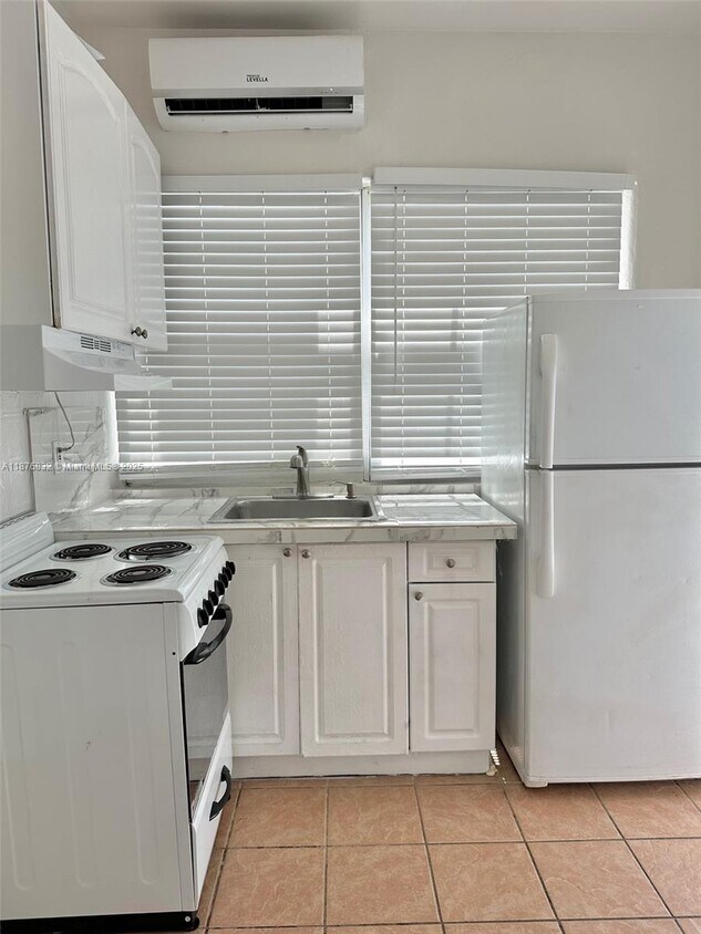Foto principal - 12906 NE 6th Ave