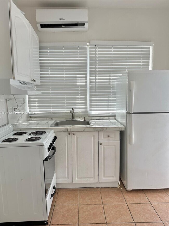 Foto del edificio - 12906 NE 6th Ave