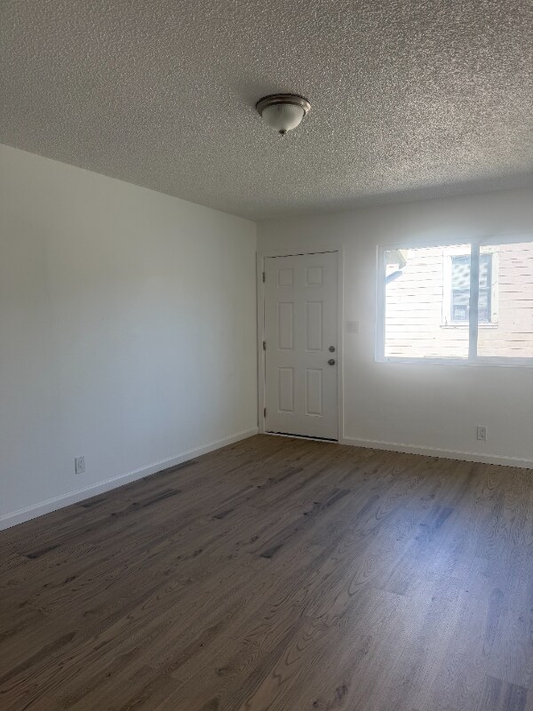 Foto principal - 9719 Cherry St