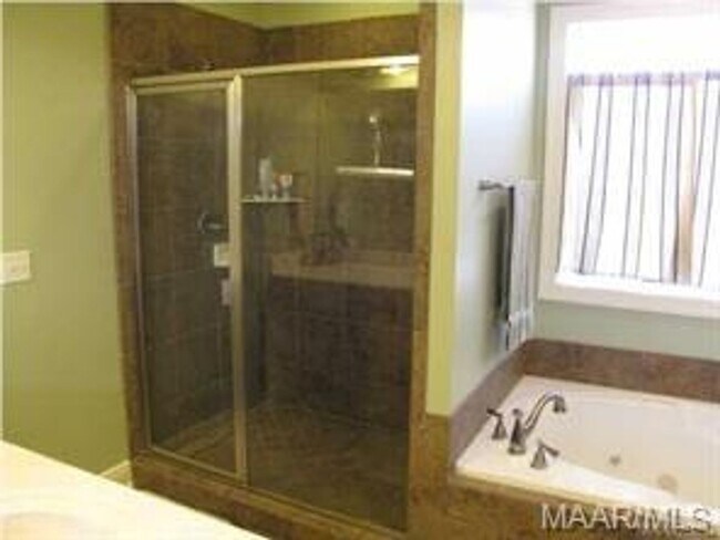 Building Photo - 9124 Houndsbay Dr