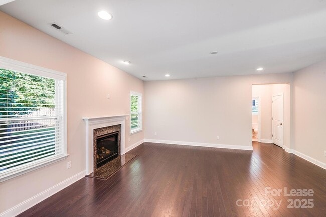 Building Photo - 13122 Oakhaven Glen Ln