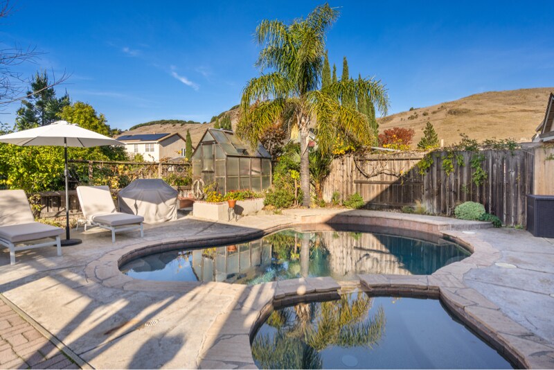Primary Photo - 6480 Eagle Ridge Dr