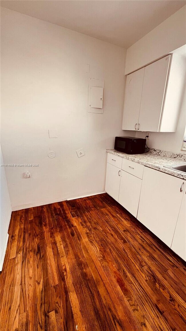 Foto del edificio - 1845 Bay Rd