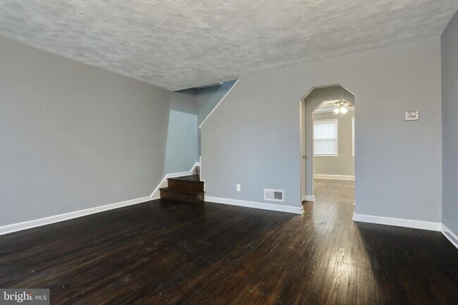 Foto del edificio - 1608 Inverness Ave