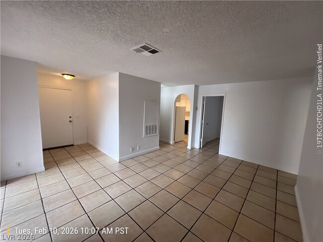 Building Photo - 3151 N Soaring Gulls Dr