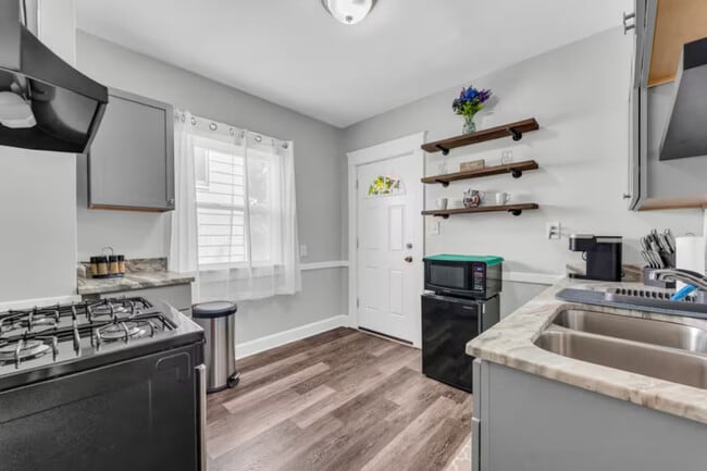 Foto del edificio - 1817 Mayview Ave