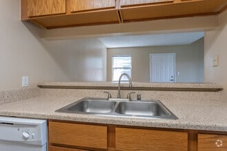 1BR, 1BA - 531 SF - EPERNAY APARTMENTS