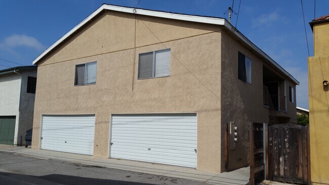 Main windows face west to absorbe fresh air - 2305 Cabrillo Ave