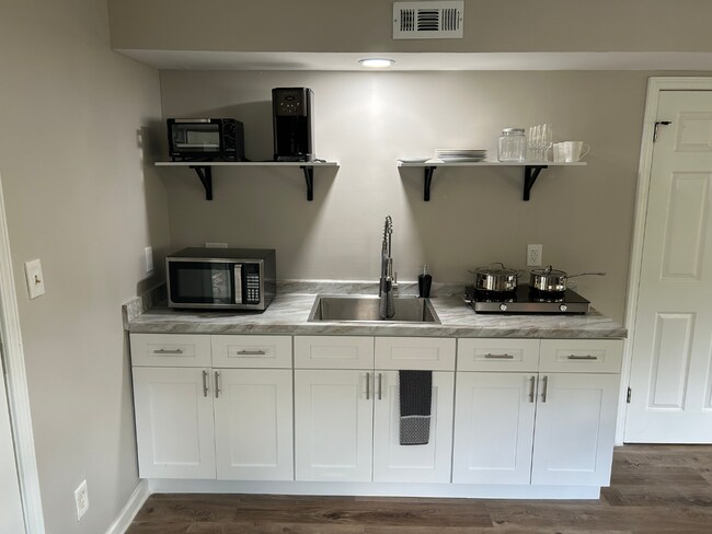Foto del edificio - 2412 Glenrock Dr