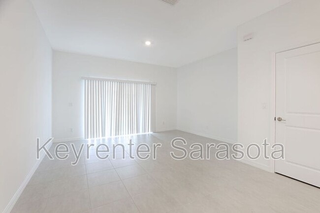 Foto del edificio - 16515 San Nicola Pl