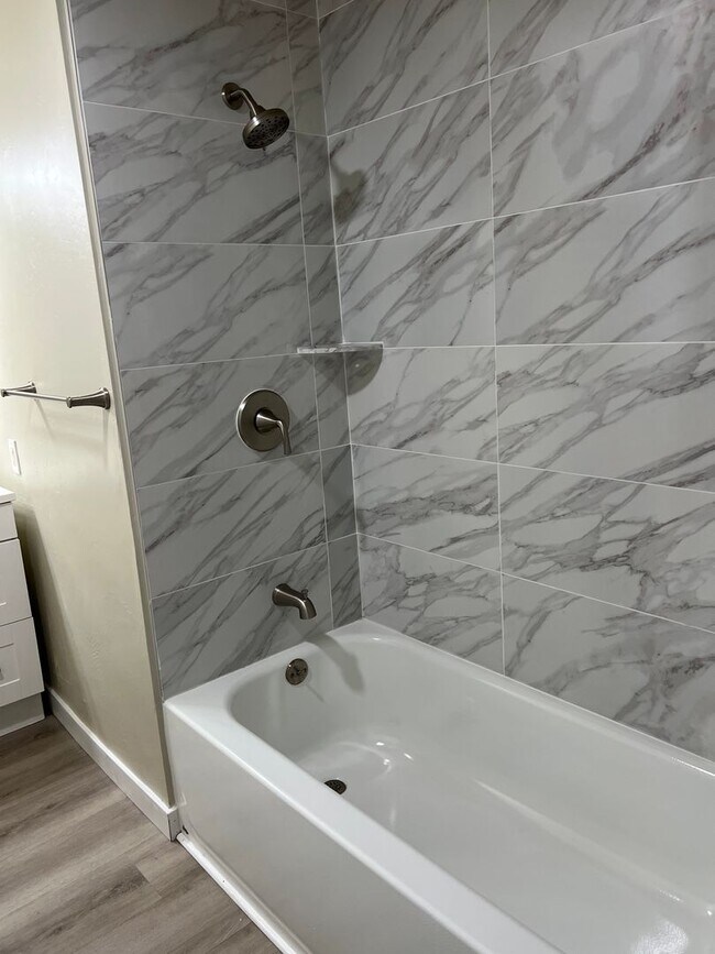 Foto del edificio - 4568-4572 Bancroft St