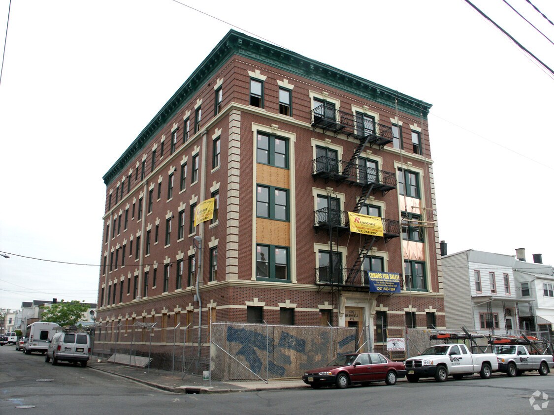 608 Bramhall Ave, Jersey City, NJ 07304 Apartments in Jersey City, NJ