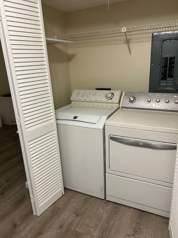 Building Photo - 305 Calle Amistosa