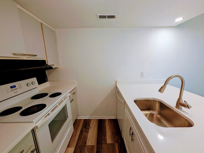 Foto del edificio - 1085 Merrimar Cir N