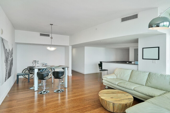 Photo - 1800 N Bayshore Dr Townhome