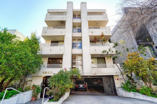 Foto del edificio - 1817 Malcolm Ave