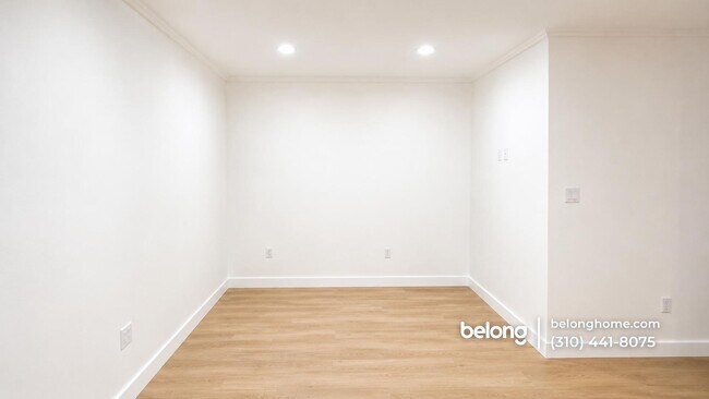 Foto del edificio - 1702 W 43rd St