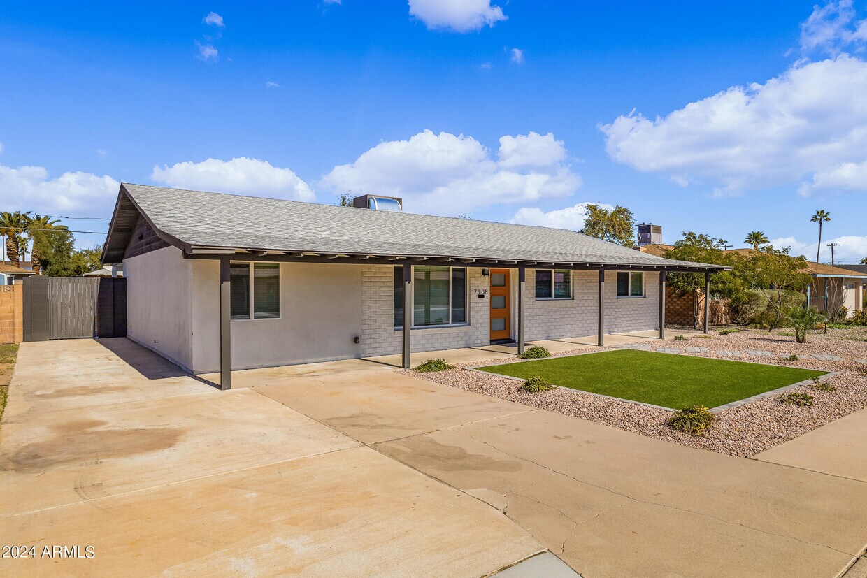Primary Photo - 7308 E Granada Rd
